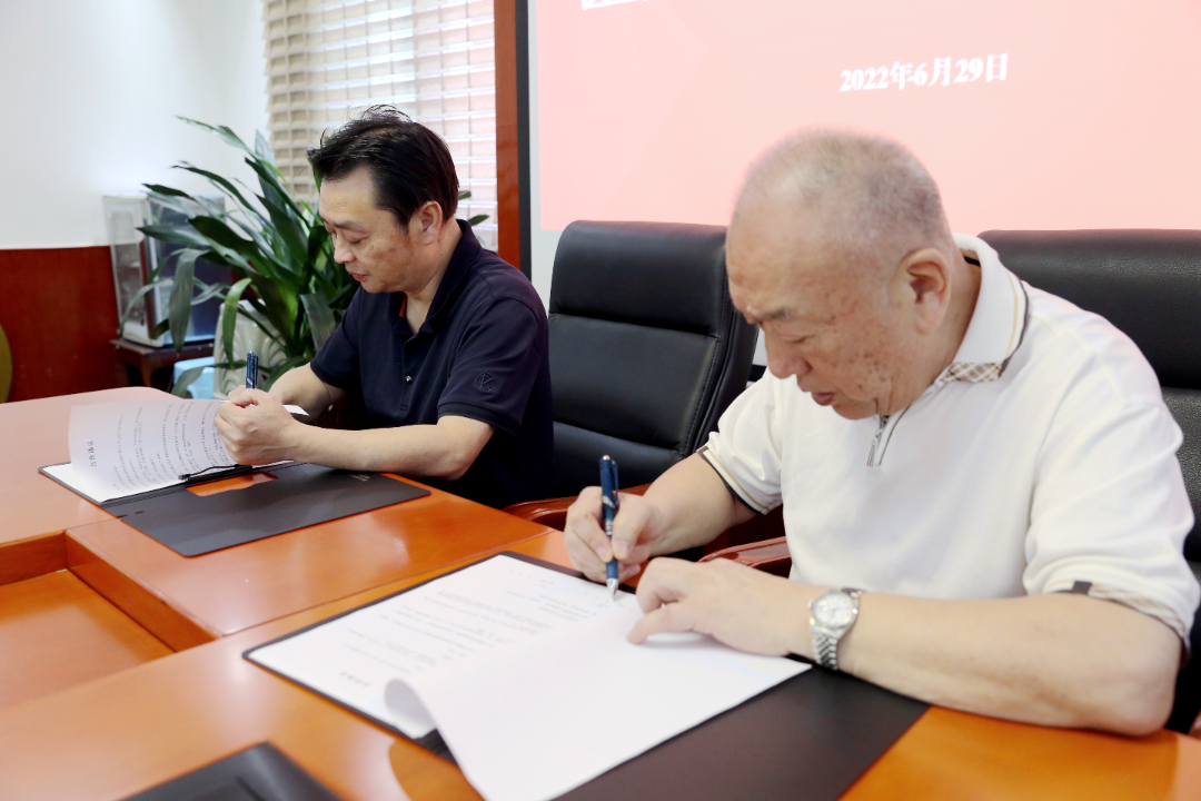 国家科技汇智平台(四川)医工交叉科学研究中心首次联合学术交流在我院隆重举行(图7) 国家科技汇智平台(四川)医工交叉科学研究中心首次联合学术交流在我院隆重举行(图7)
